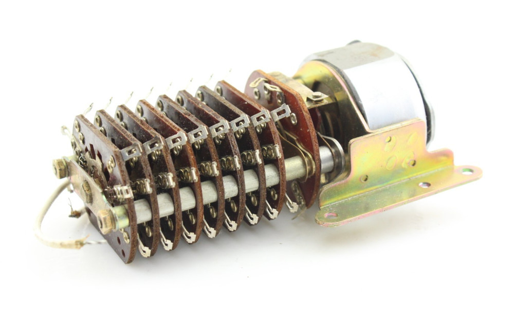 Fairchild D424-288 Electromechanical Sequencer / Rotary Switch Assembly – 1952