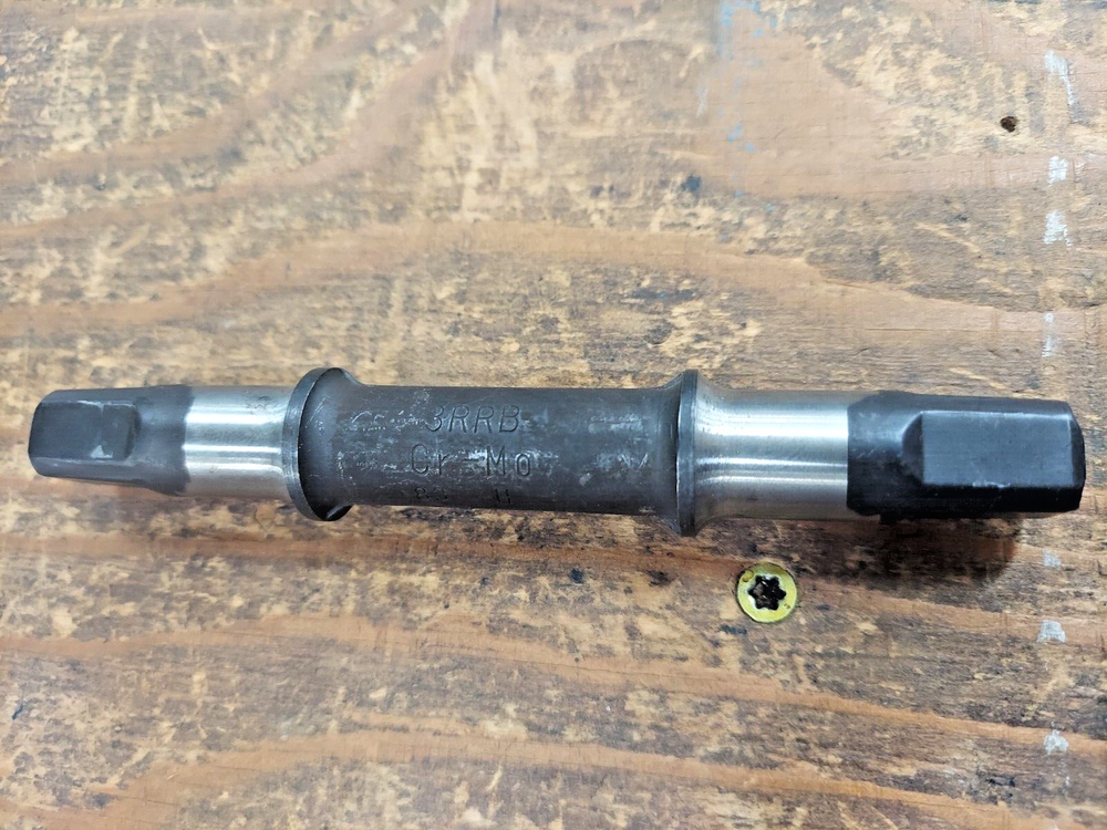 NOS 3RRB Chromoly JIS BB spindle 136mm