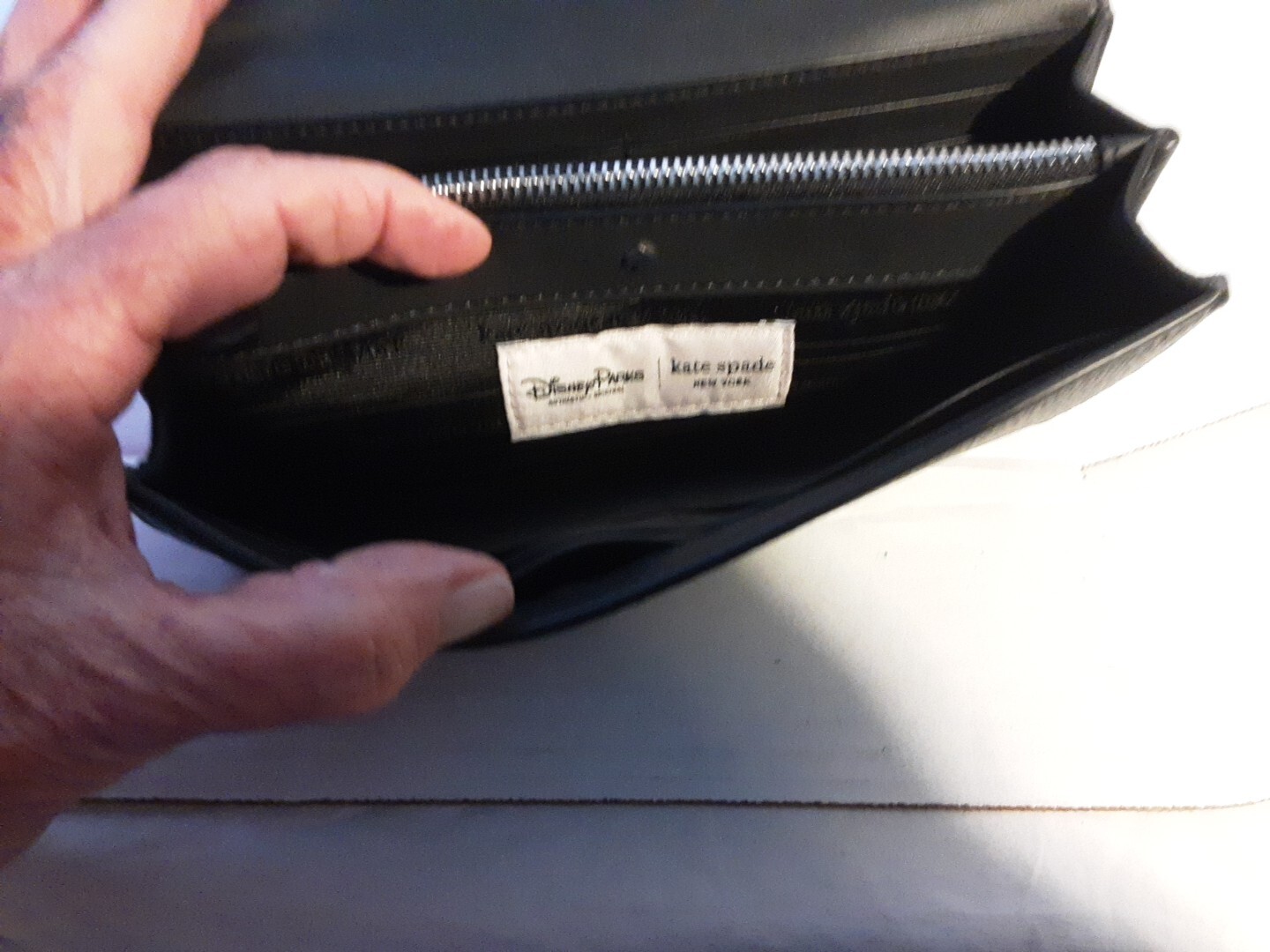 New with tag Kate Spade Disney Parks Minnie Mouse Leather Wallet Crossbody Bag