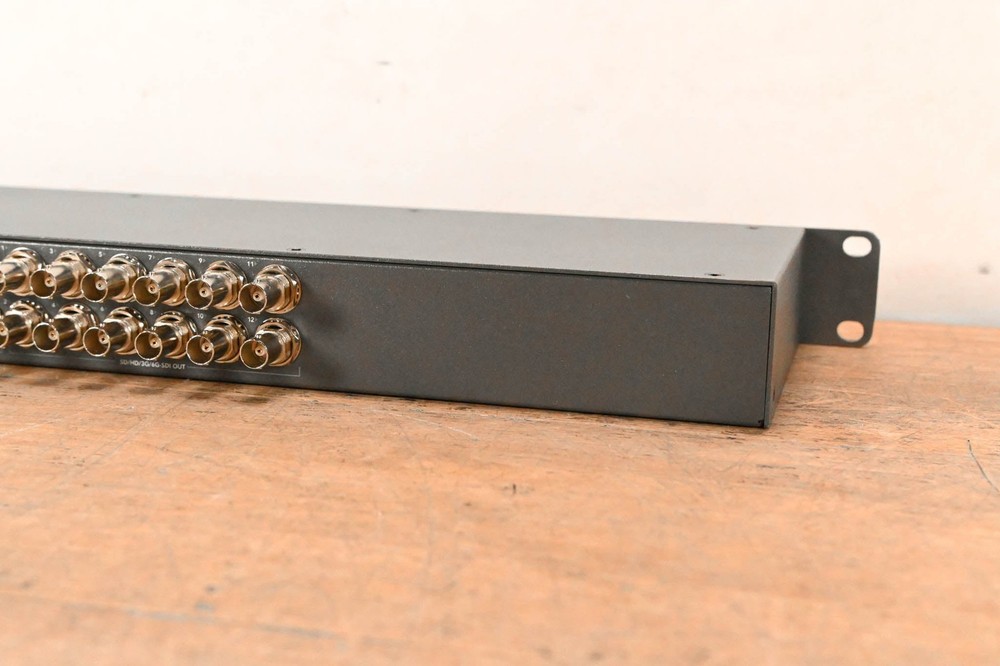 Blackmagic Design Smart Videohub 12x12 CG01P7B