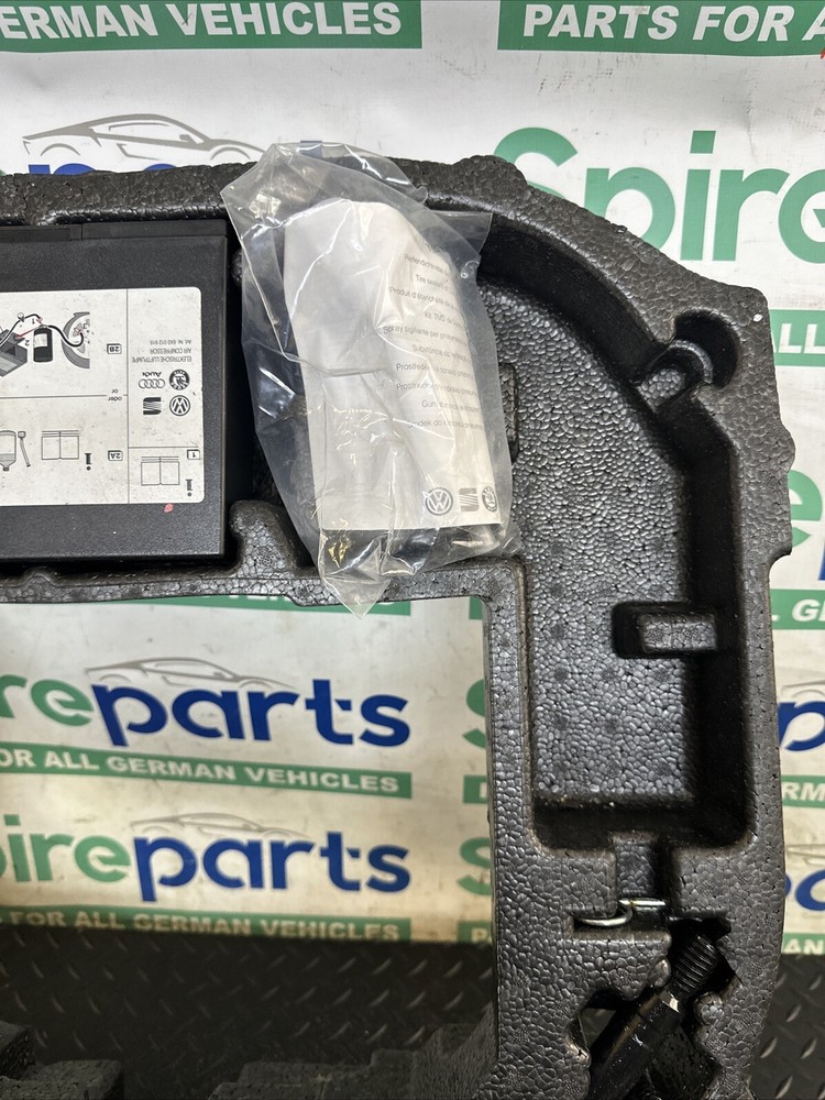 2017 AUDI A1 8X EMERGENCY TYRE KIT