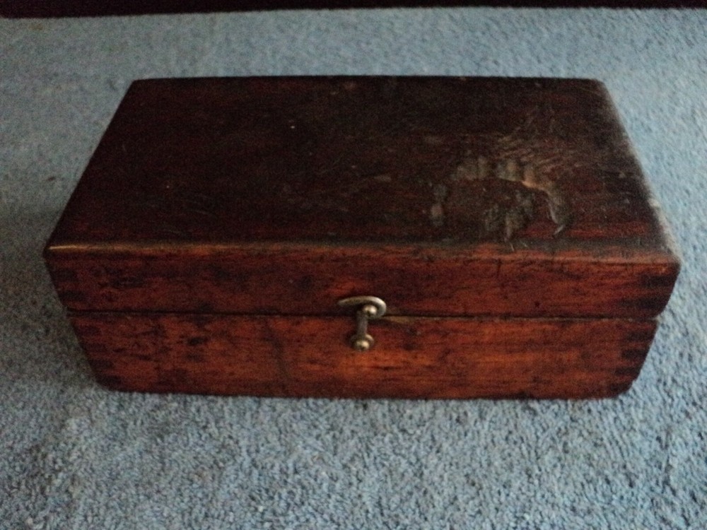 ANTIQUE DIAL INDICATOR SET IN VERY COOL CASE