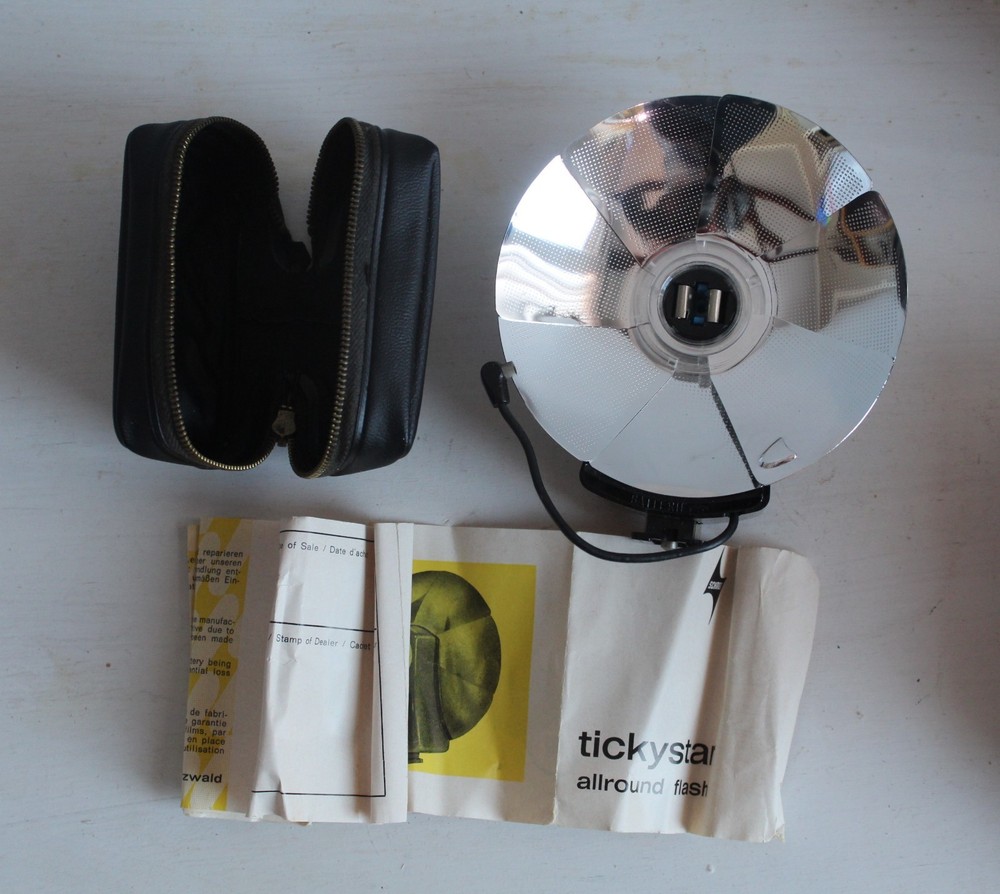 Tickystar Blitz flash gun instructions with leather case