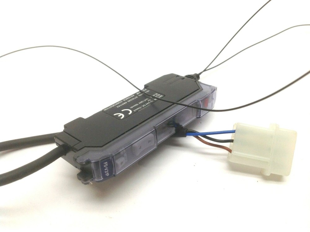 Keyence FS-V31P Class 2 Sensor Amplifier 9767914 12-24VDC
