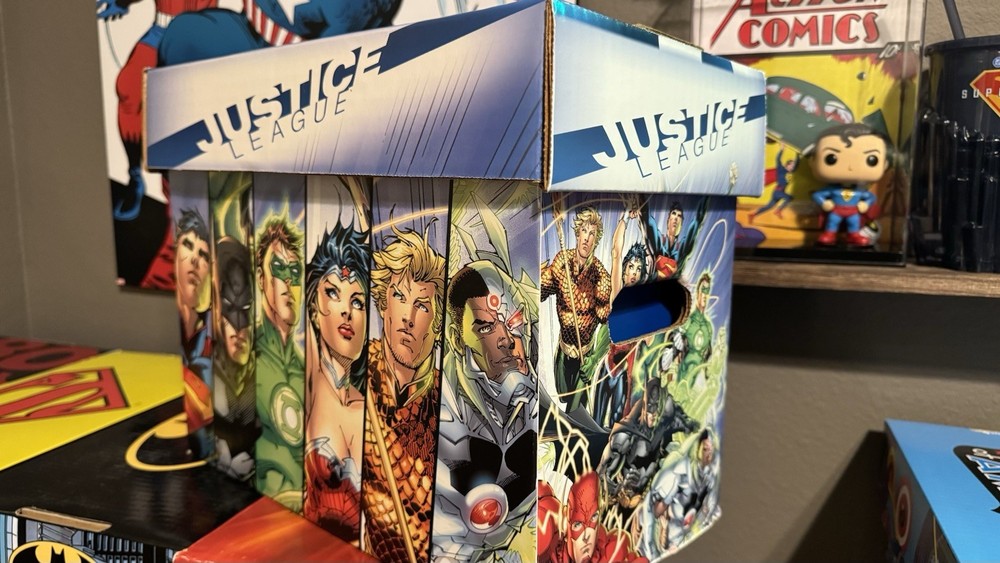 Justice League (New 52) DC Comic Book Short Box