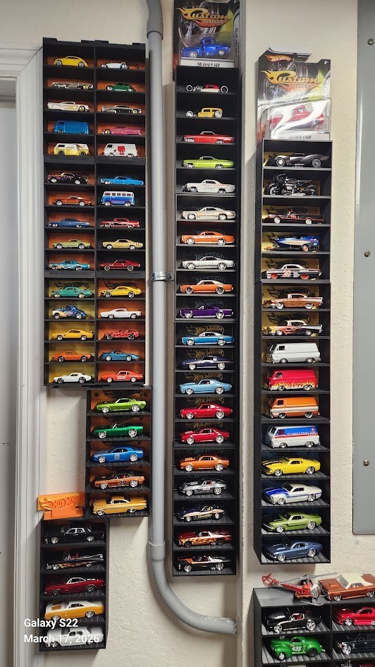 1/50 scale hotwheels display