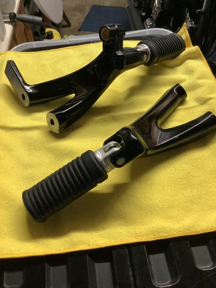 HARLEY-DAVIDSON BOARD-TO-PEG CONVERSION KIT 50501640    ( includes the pegs )