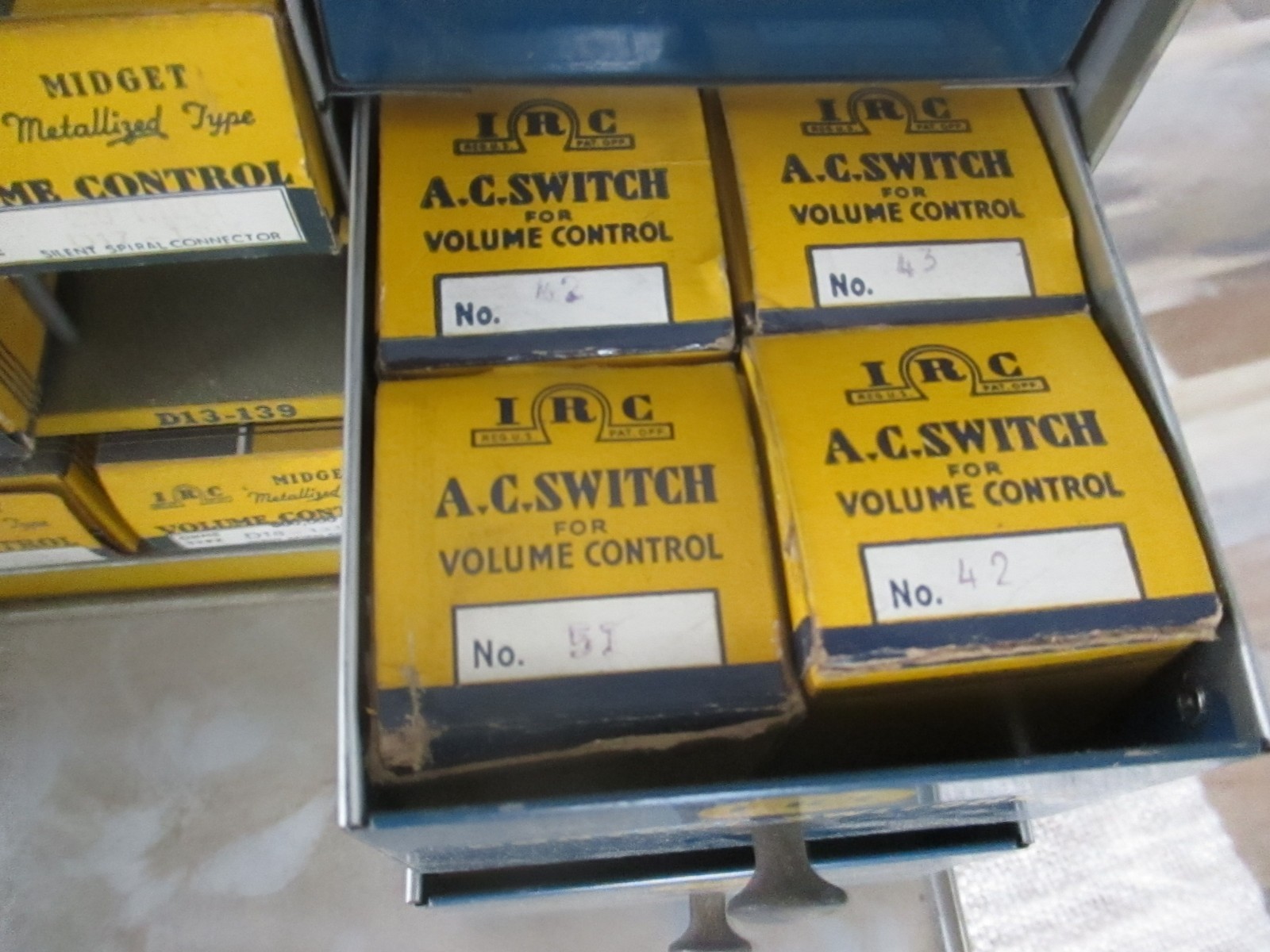 VINTAGE ANTIQUE IRC RADIO TV VOLUMN CONTROL KITS RCA ZENITH CROSLEY MOTOROLA