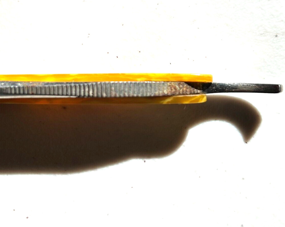 Devon MFG Co Chicago straight razor yellow mottled handle