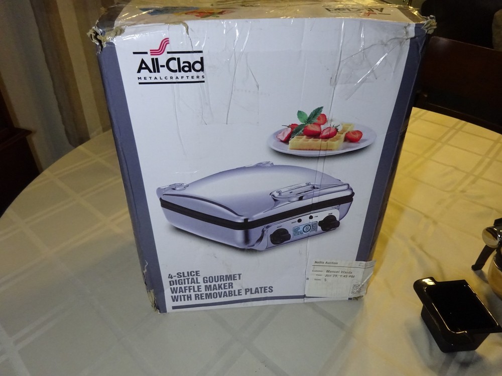 All-Clad 4-Slice Digital Waffle Maker with Removable Plates Model WD824D51