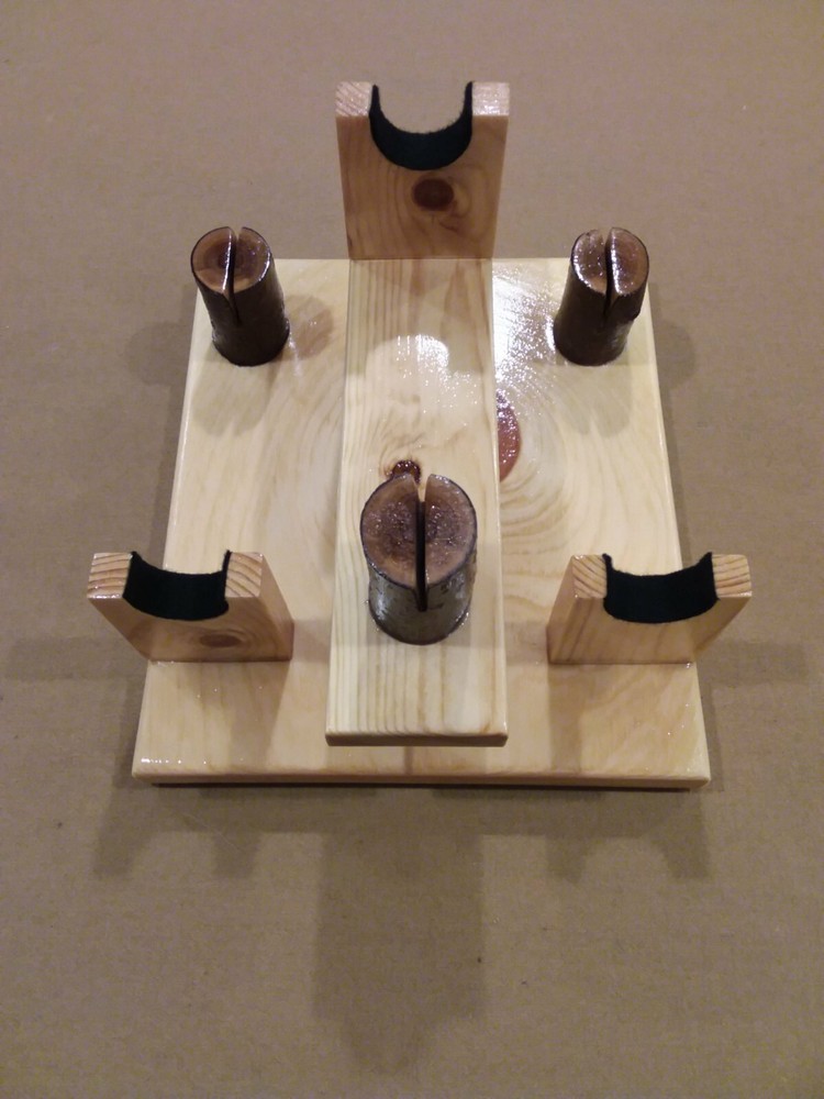 SOLID NORTHERN WHITE PINE TRIPLE KNIFE DISPLAY STAND