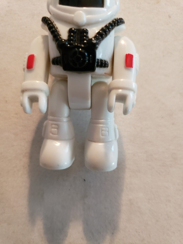 2000 Space Voyagers Set: Space Shuttle Orbiter Replacement Astronaut