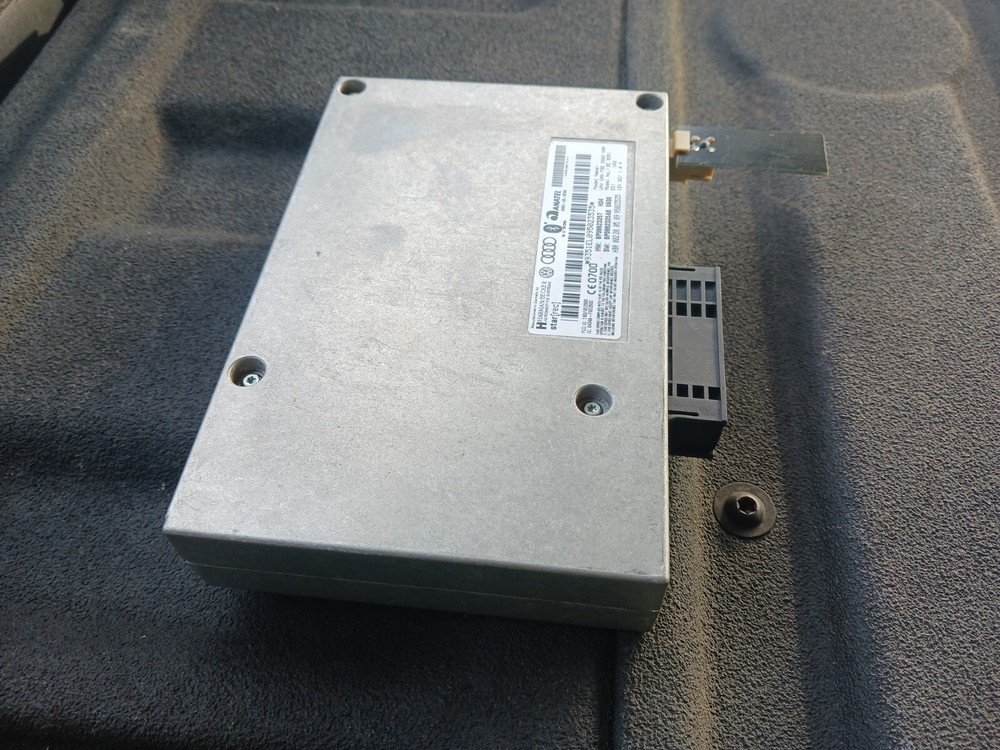 Audi R8 GPS Navigation Control Module Telephone Interface 8P1 862 335 8P1862335A