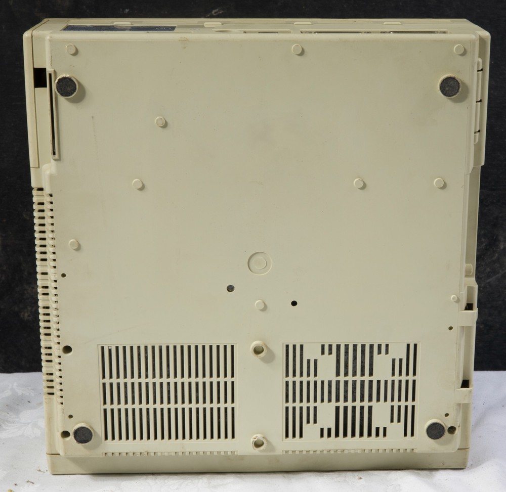 Vintage Amstrad PC1640DD 8086 untested 1894