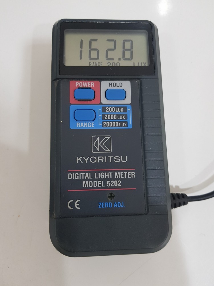 KYORITSU 5202 ( Digital Light Meter)