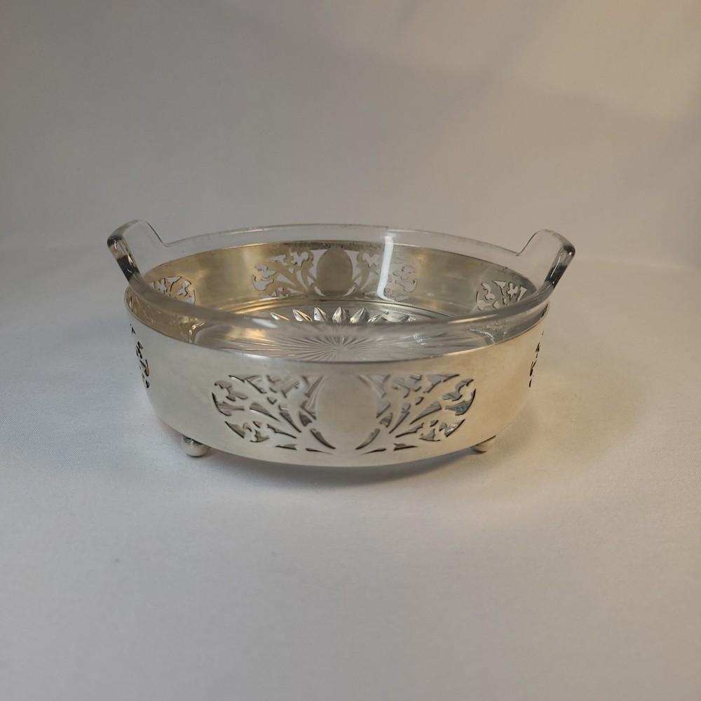 Meriden Silverplate Cut-out Base Holder and Glass Insert Bowl