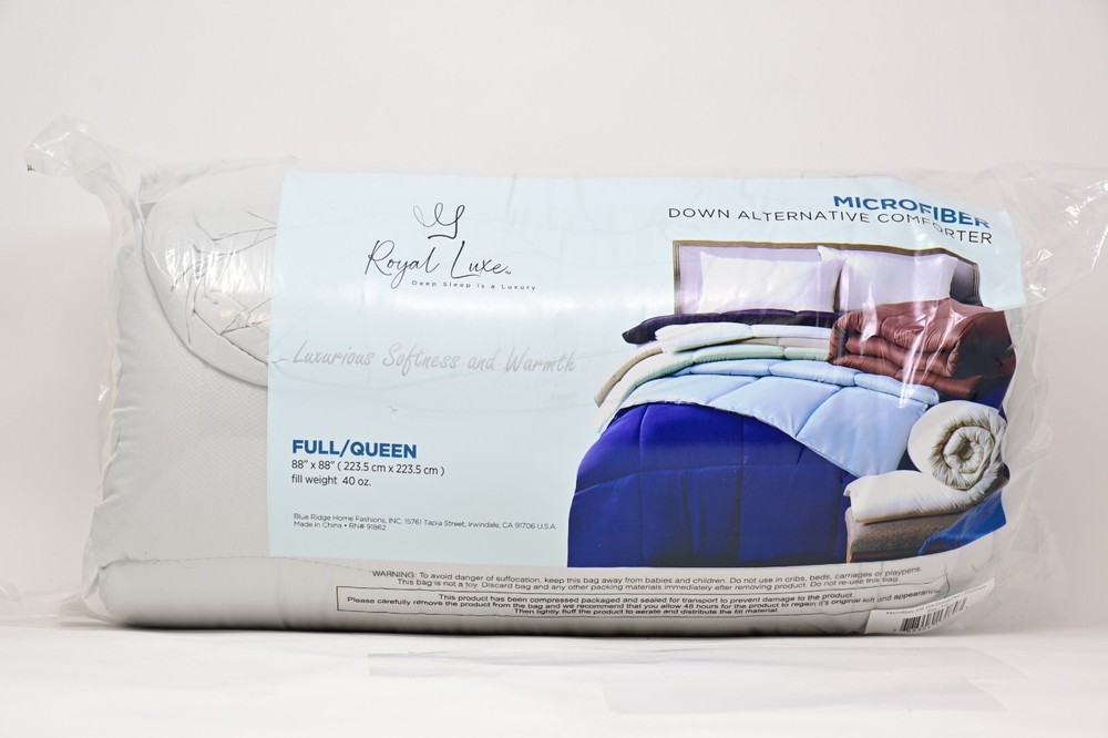 Royal Luxe Lightweight Microfiber Down Alternative Full/Queen Comforter Platinum