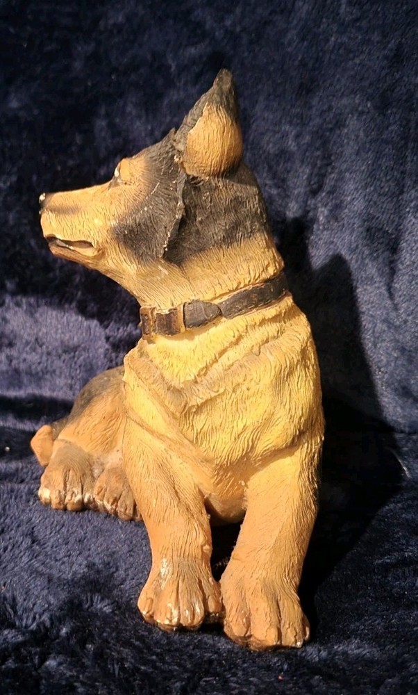 K's Collection TM German Shepherd Figurine