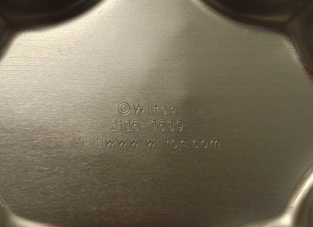 Wilton - Blossom - Cookie Pop Pan 2105-0539 Makes 4 Per Batch