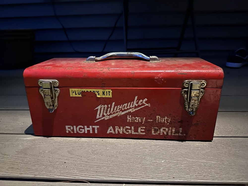 MILWAUKEE RIGHT ANGLE PLUMBERS DRILL KIT  OLD STOCK