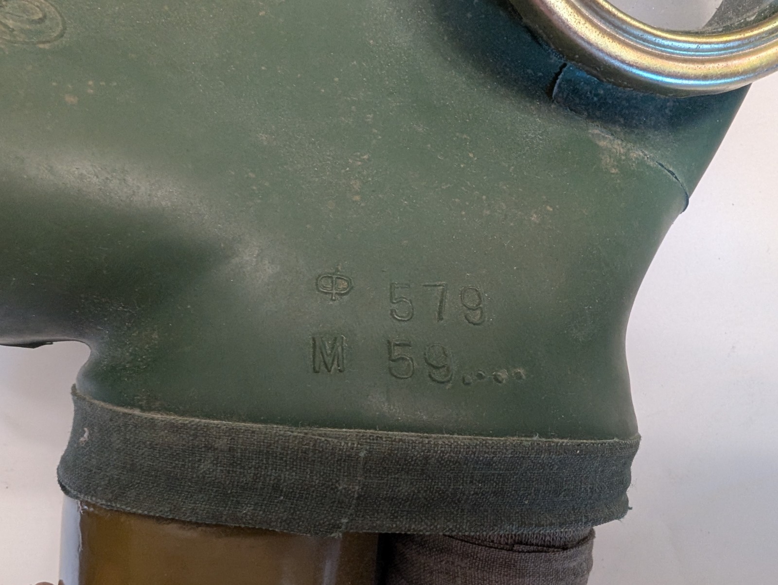 Soviet GP-4u gas mask size 2 -- IN USA