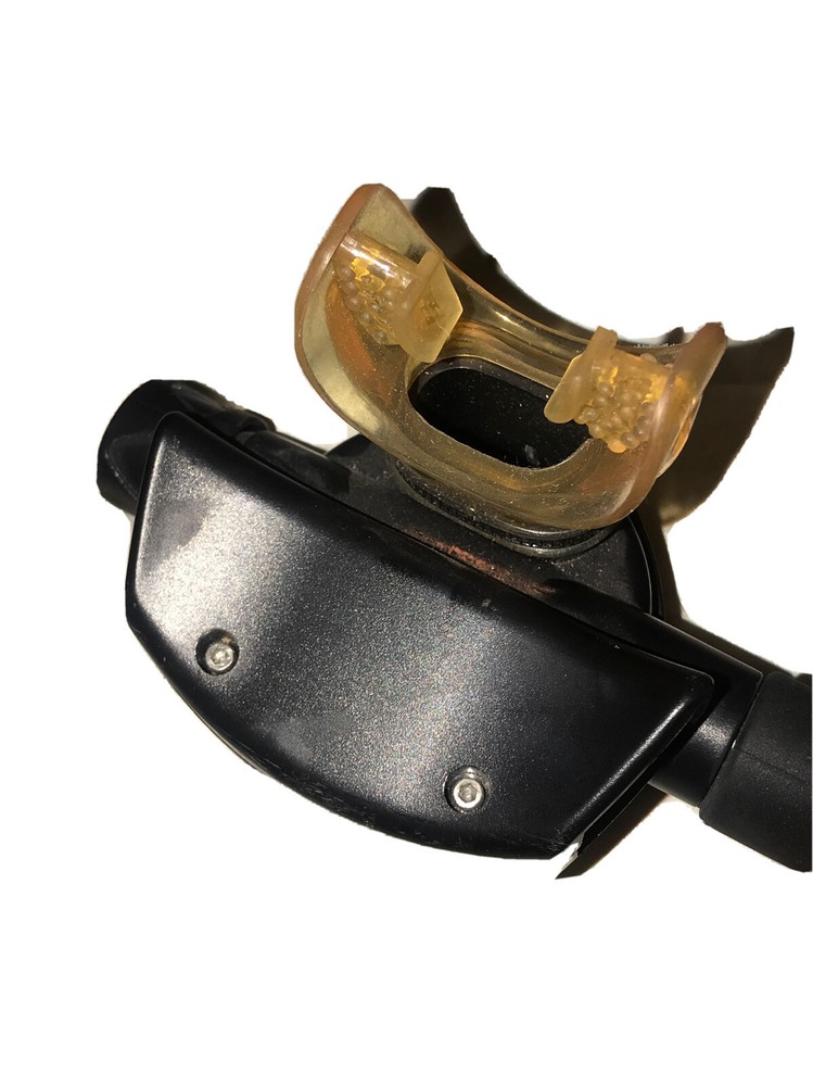 Oceanic Delta Scuba Dive Regulator Set Yoke Pre owned