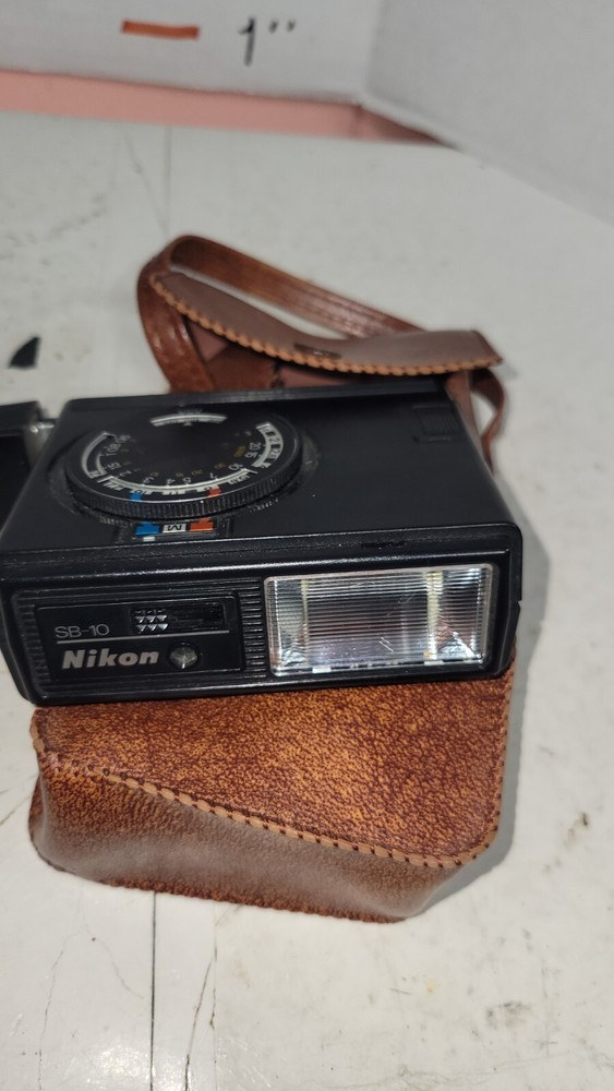Nikon Speedlight SB-10 Shoe Mount Flash Untested