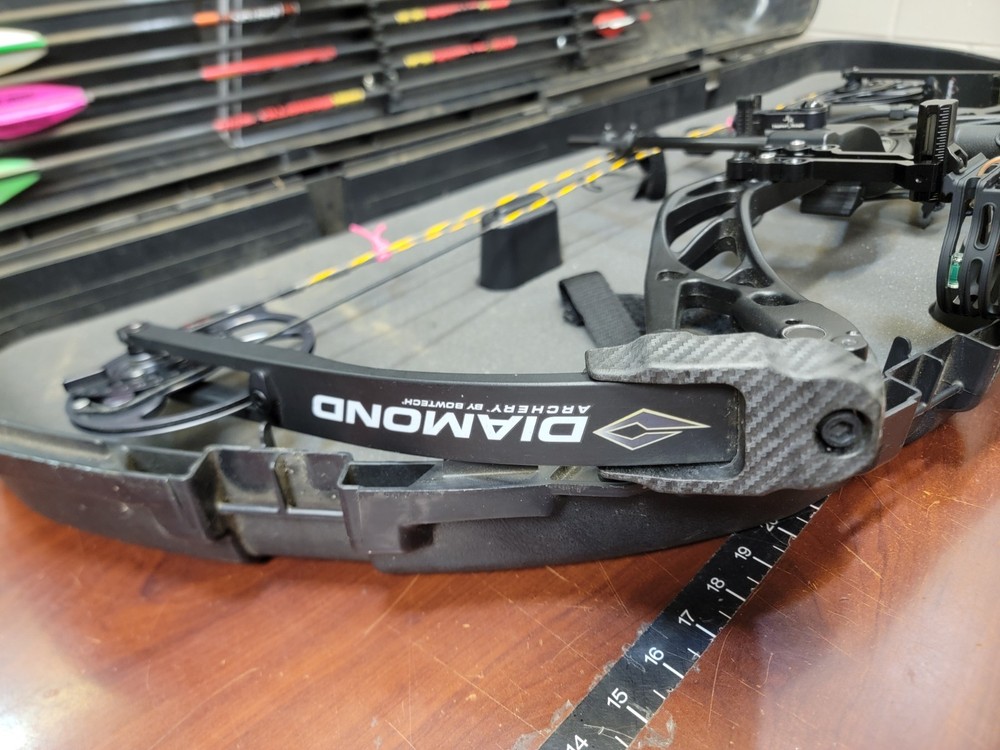 Diamond Archery Edge SB-1 Compound Bow Package 25" 60lb Draw