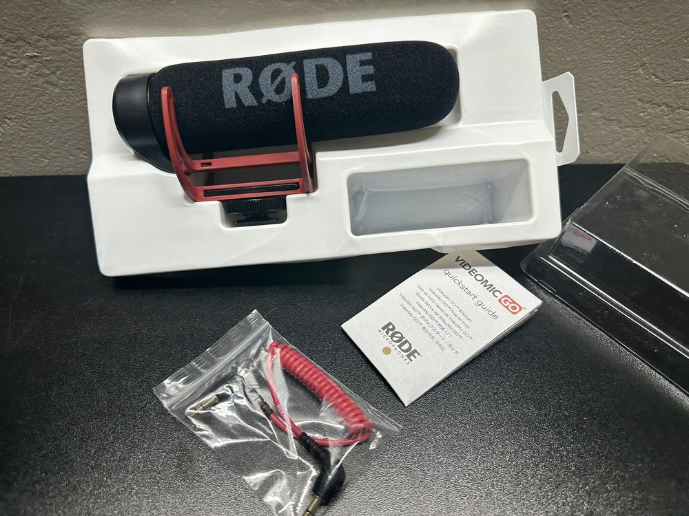 Rode VideoMic GO Camera-mount Lightweight Directional Microphone Open Box