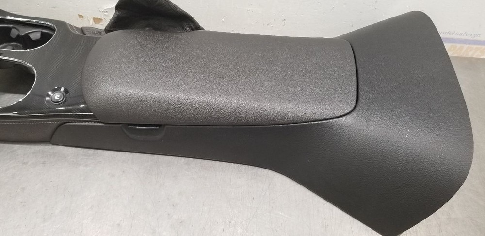 08 CHEVY CORVETTE C6 AT FRONT FLOOR CENTER CONSOLE BLACK