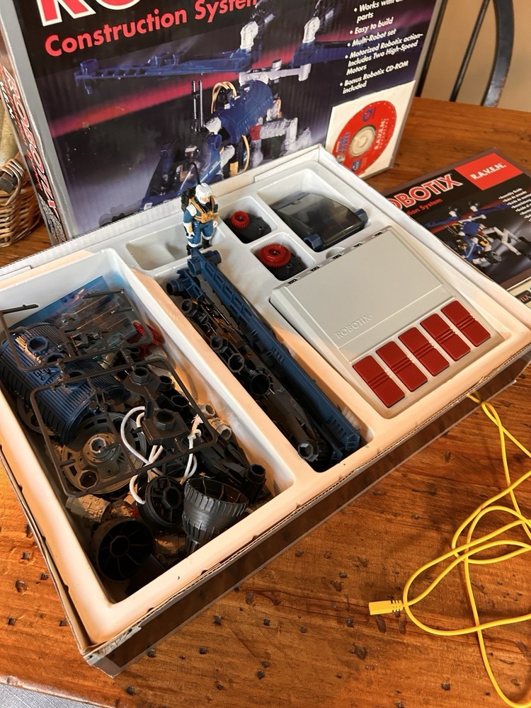 ROBOTIX R.A.V.E.N. 98720 Construction System Extremely Rare HTF 1998 Complete!