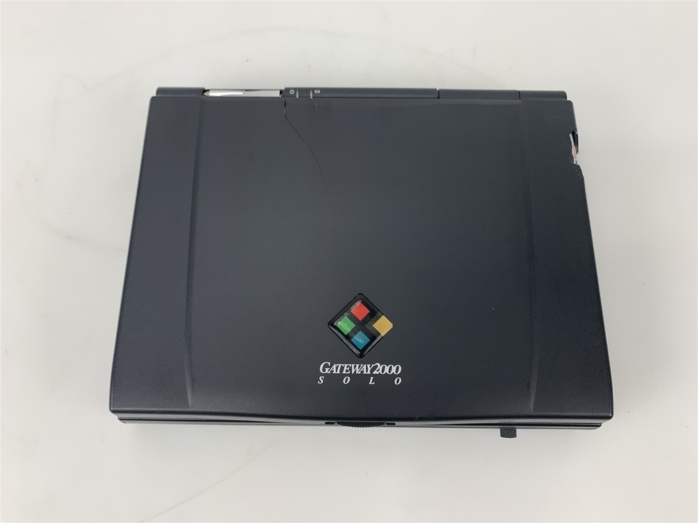 Gateway2000 Solo 2100 12" Screen Laptop - Untested