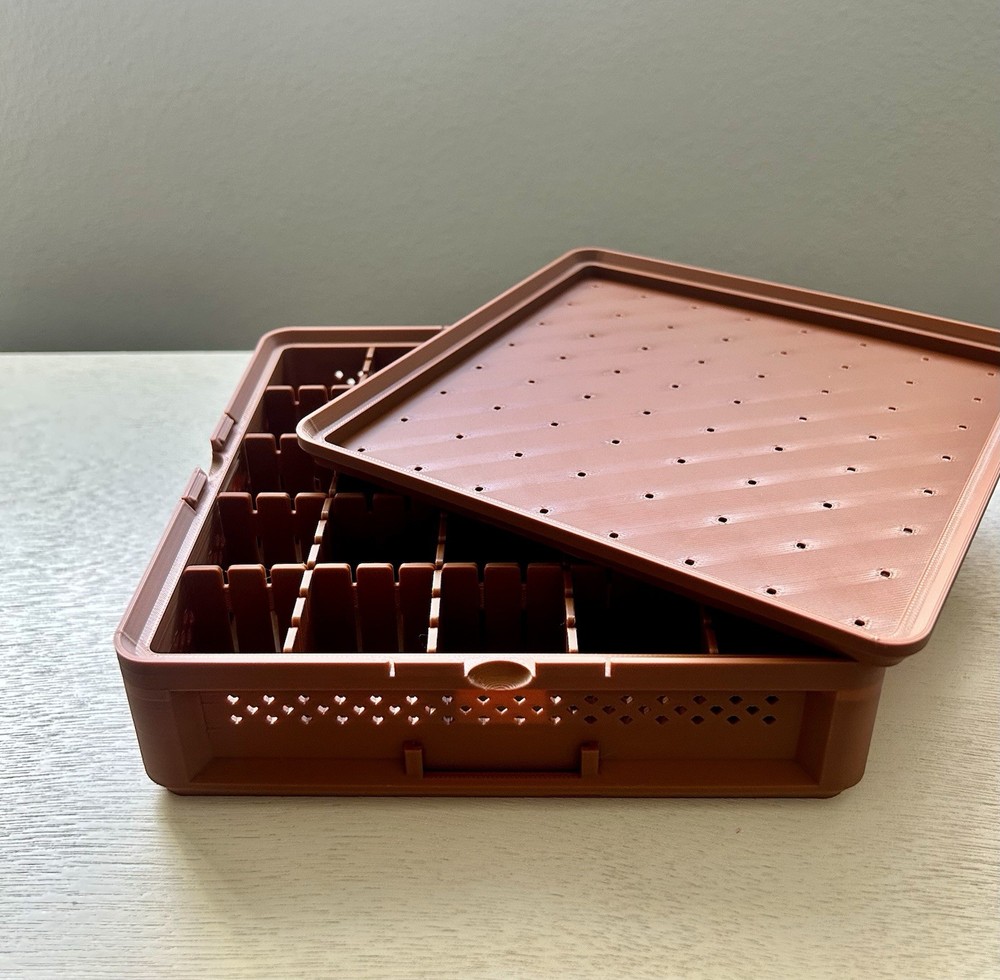 Superworm Pupation Station (25 Slots) Elevate Your Bug-breeding Setup!