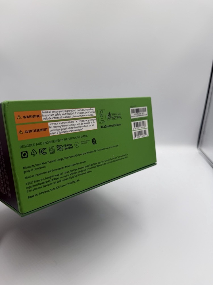 GC505 RAZER WIRELESS CONTROLLER & QUICK CHARGING STAND FOR XBOX- USED