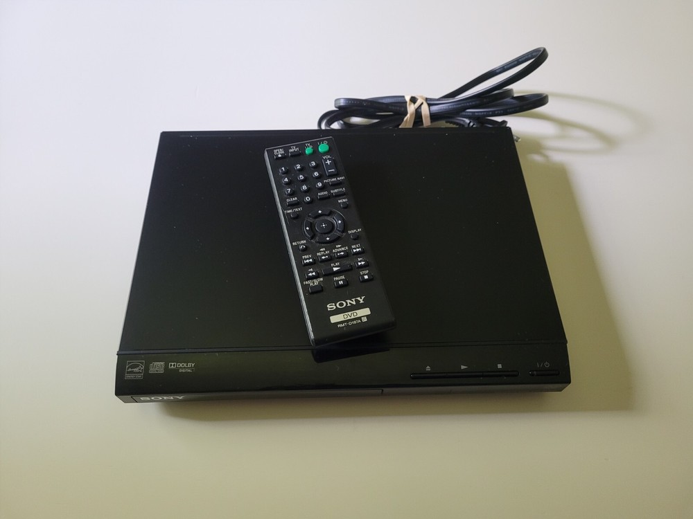 Sony DVP-SR210P DVD Player Progressive Scan with Remote