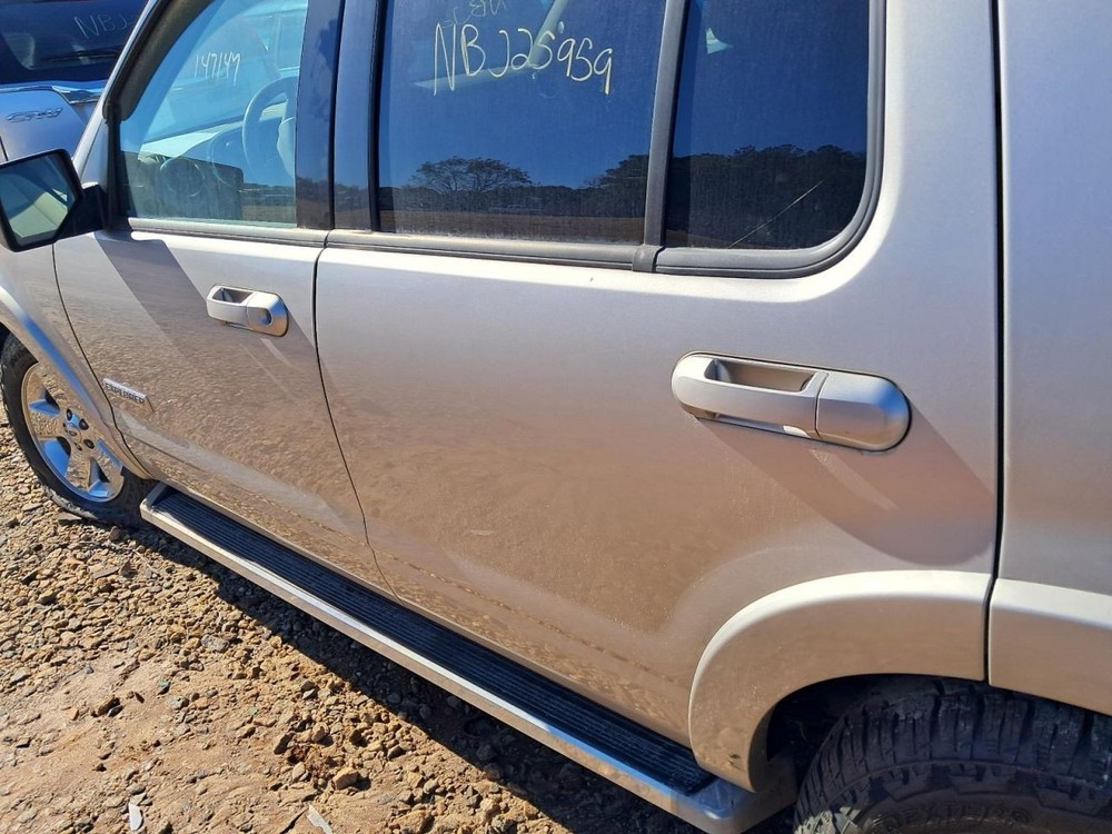 EXPLORER 2007 Glove Box 4849675