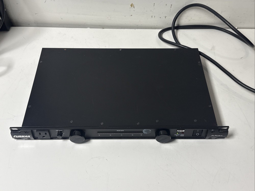 Furman PL-PLUSC Power Conditioner with Lights Voltmeter