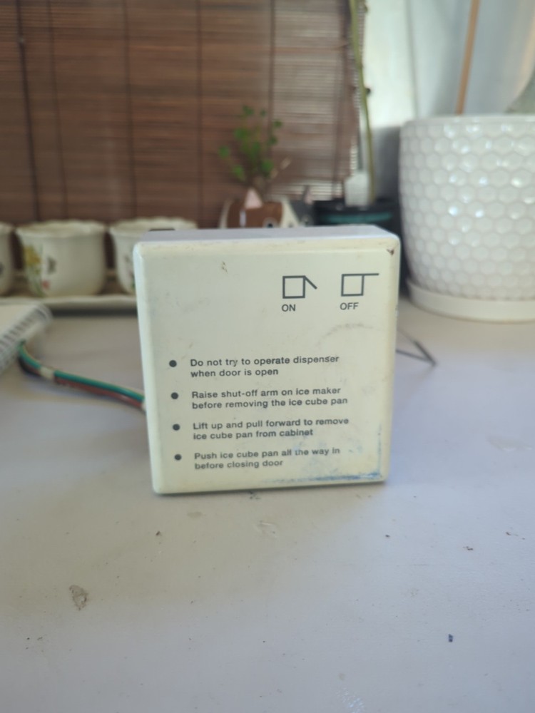 Whirlpool Refrigerator Ice Maker Assembly W11577195