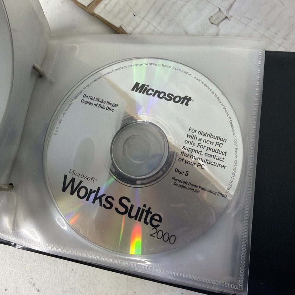 Microsoft Works Suite 2000 - Complete 7 Disc PC CD-ROM & Gateway Library Set