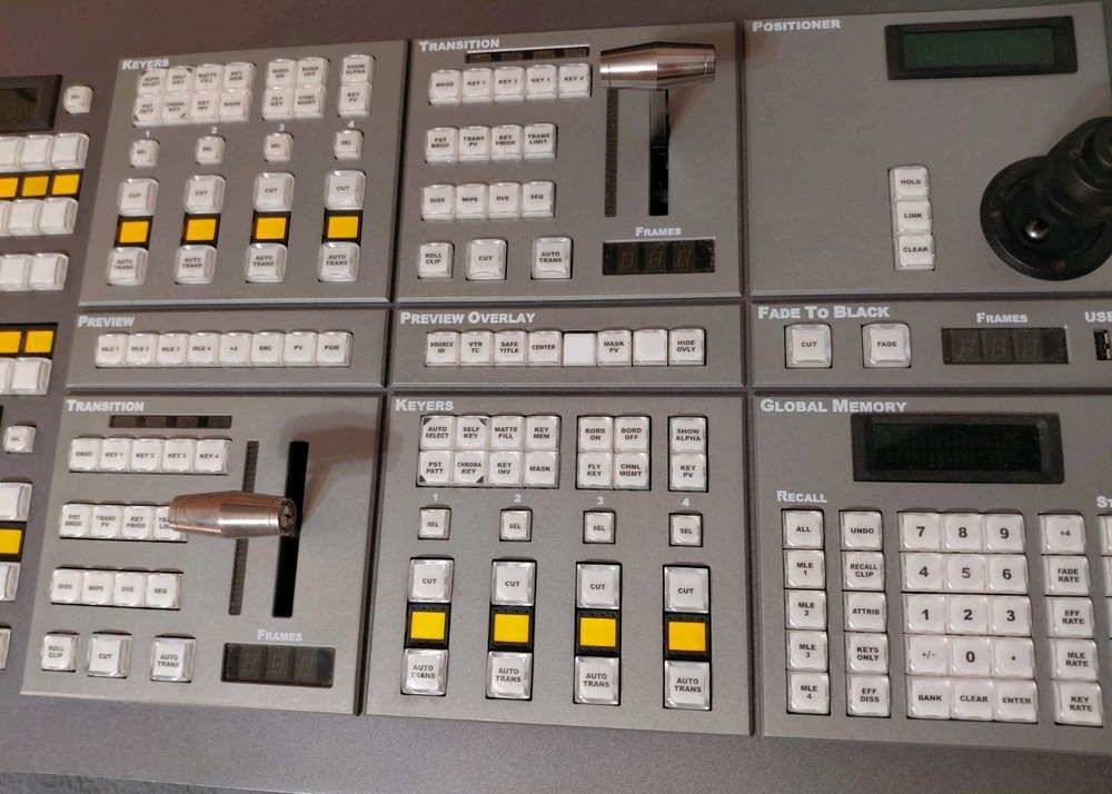 Ross Video Vision 2 Control Panel V2MP-001 - Powers On - Very Nice - UNTESTED