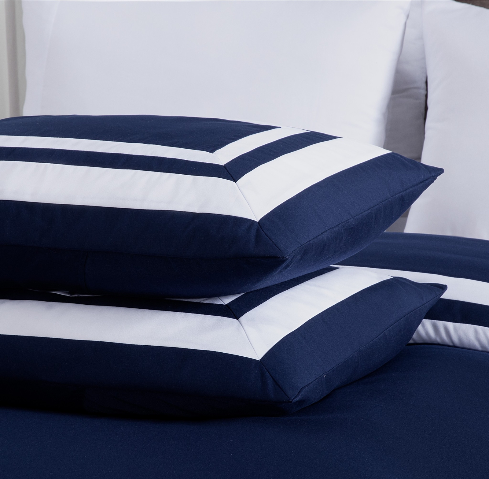 Chezmoi Collection 7-Piece Square Pattern Hotel Style Bed in a Bag Comforter Set