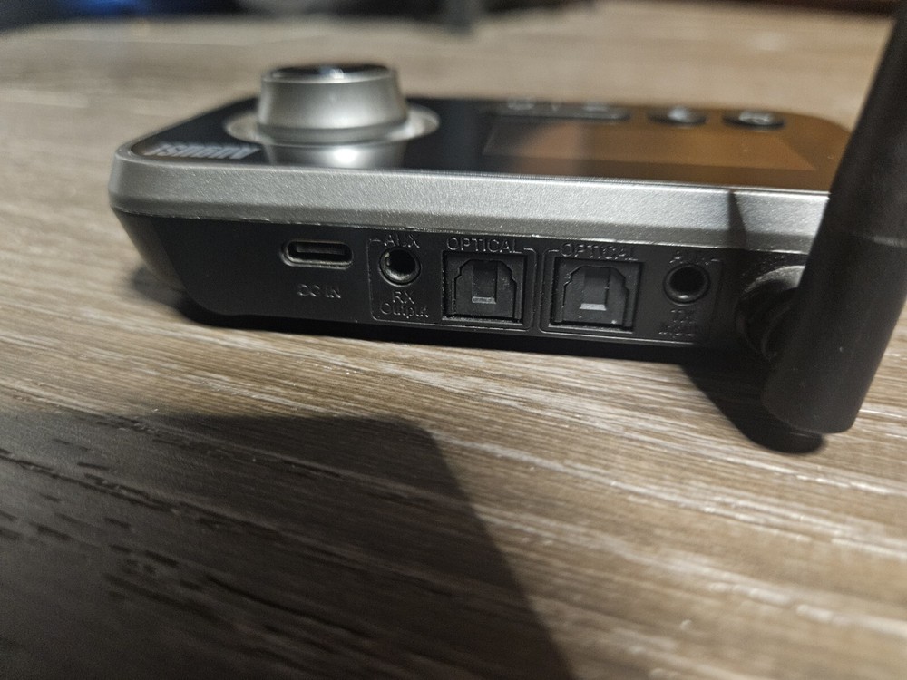 August MR280 Multipoint Bluetooth 5 Audio Transmitter Receiver Dual Connection