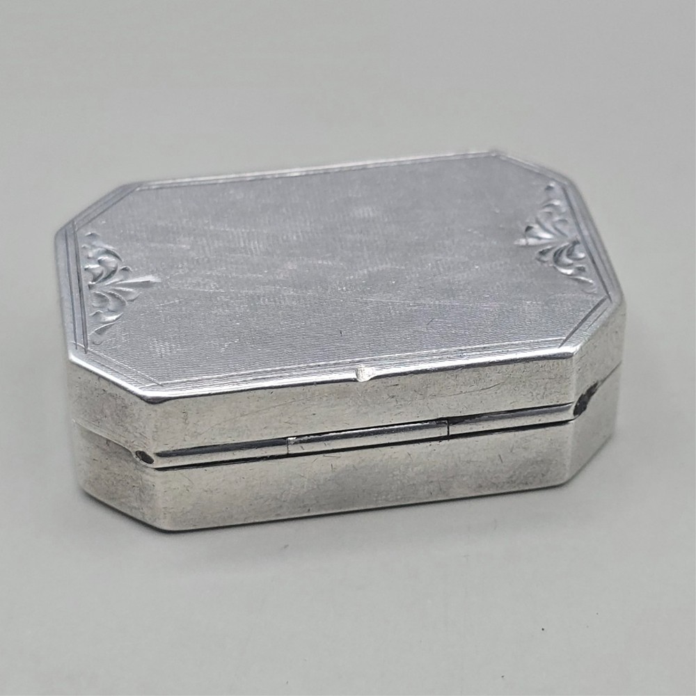 Antique Italian 800 Silver Pill Box/Snuff Box Engine Turned Case