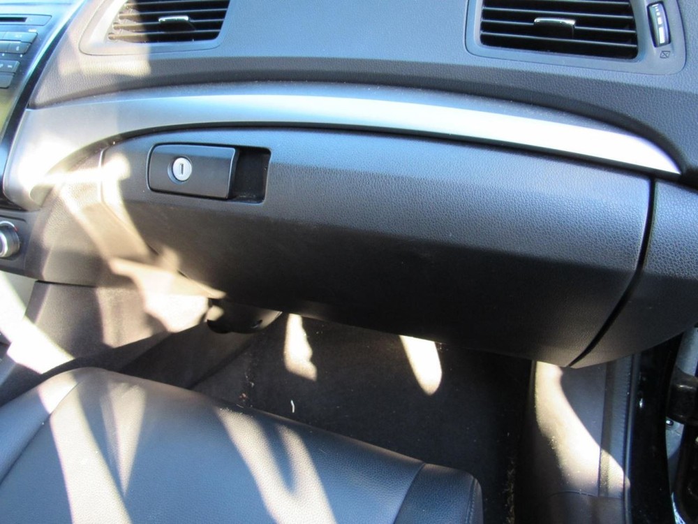ILX       2017 Glove Box 1009360