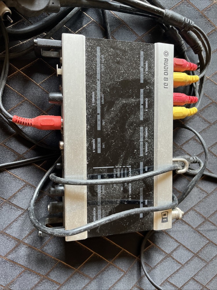 Native Instruments Audio 8 DJ 2009