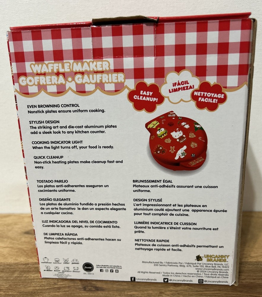 NEW CHRISTMAS Hello Kitty & Friends Waffle Maker