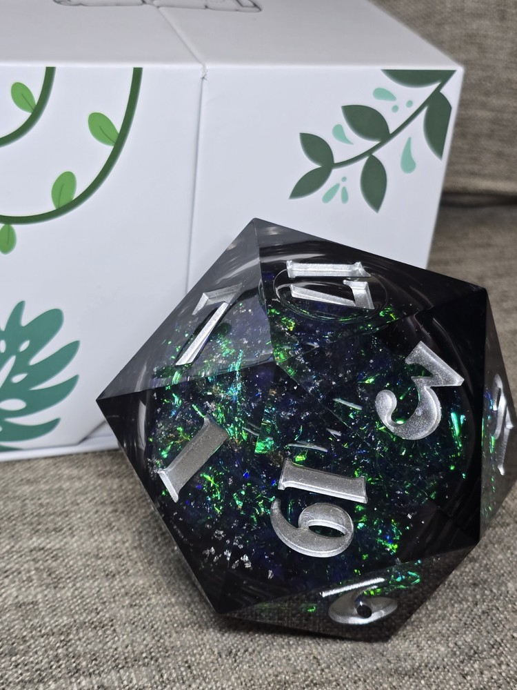 Wild Earth Dice Chunk D20 85mm New, Liquid Core