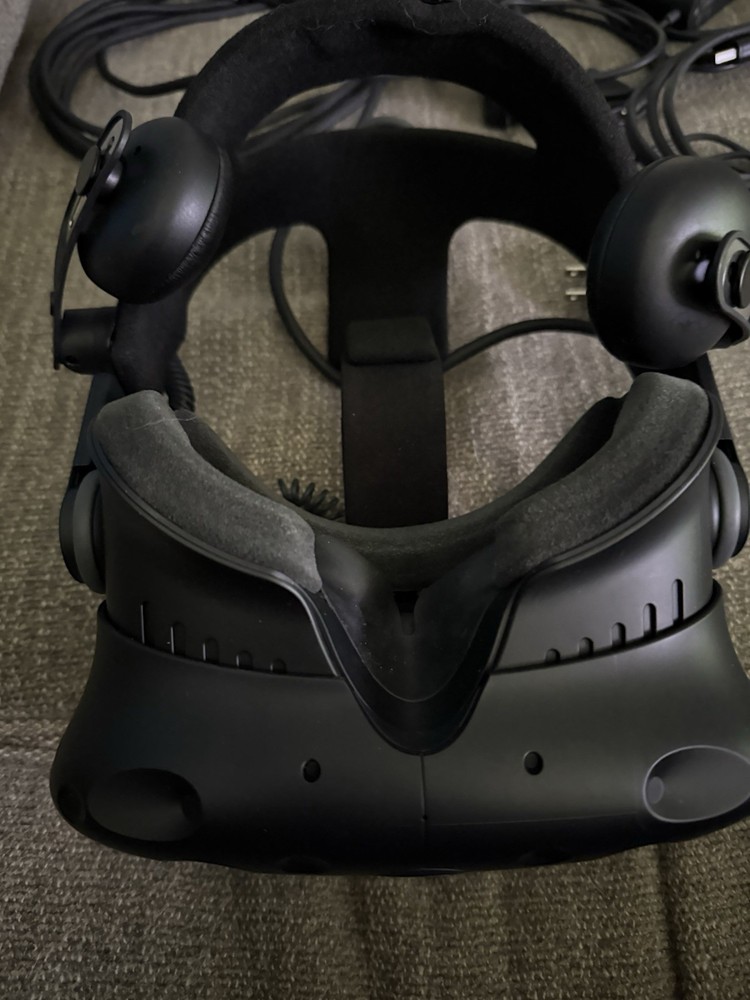 htc VIVE Steam VR Powered Content Bundle MAKE OFFER