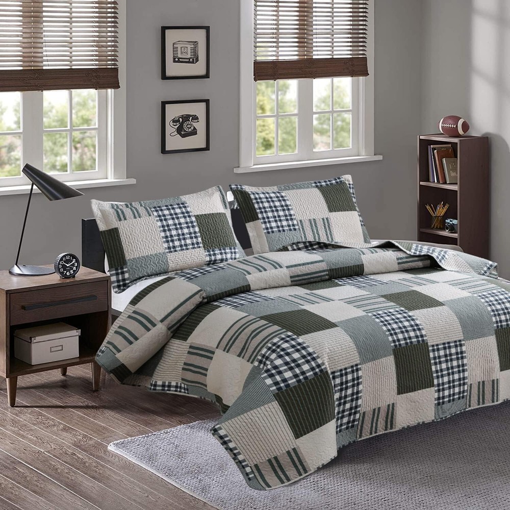 Durable Microfiber Queen Bedspread with Patchwork Design - Easy Care Bedding