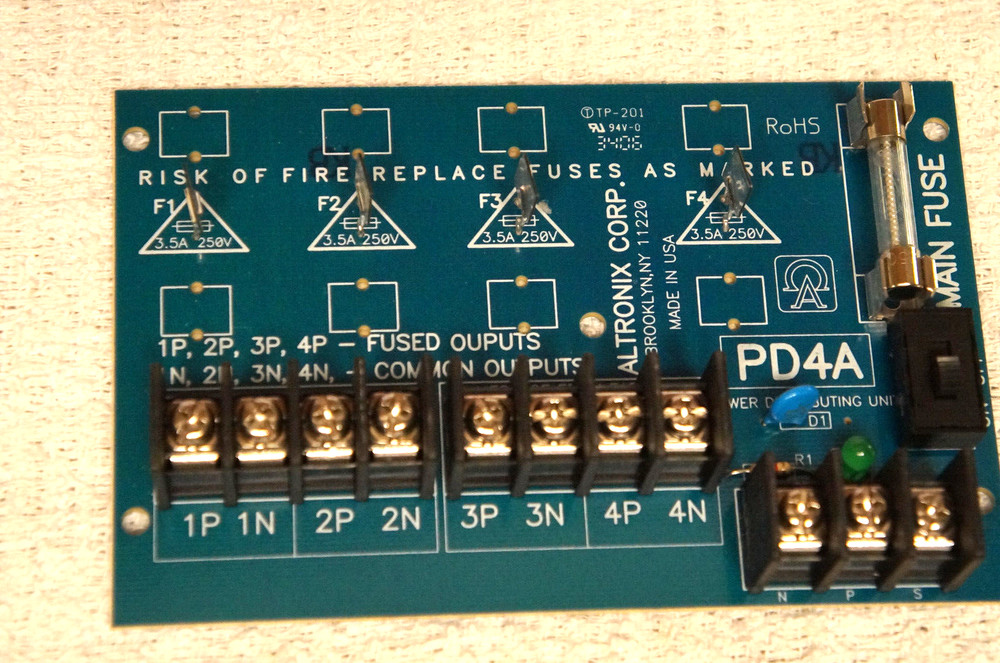 ALTRONIX PD4A Access Power Distribution Sub-Assembly 4-Fuse Panel PCB